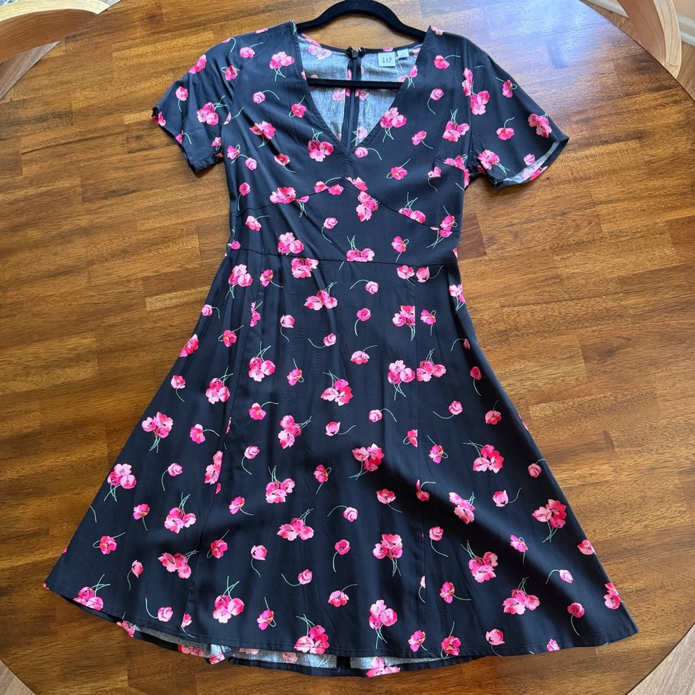 NWT $60 GAP Floral Black and Pink Dress - Size 2!